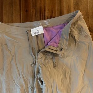 New With Tags Mountain Hardwear Yumalino Khaki Pants with Purple Fleece Lining